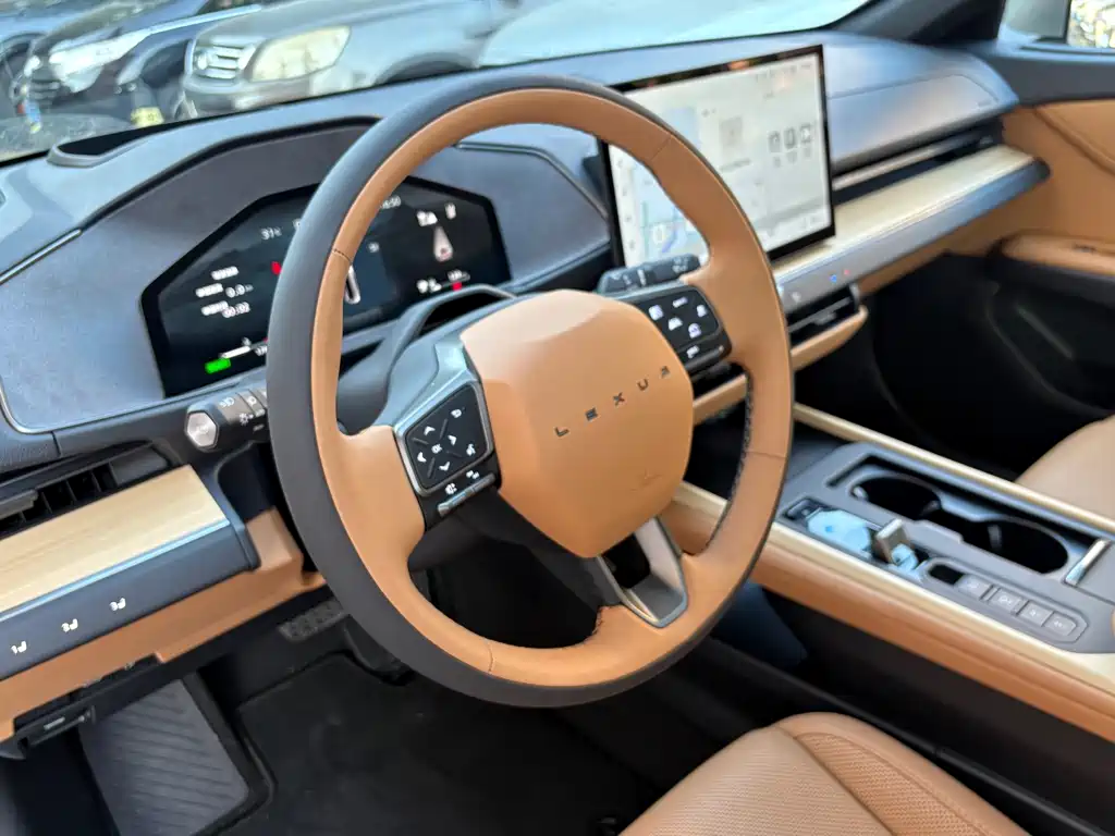 Lexus ES — миниатюра 13