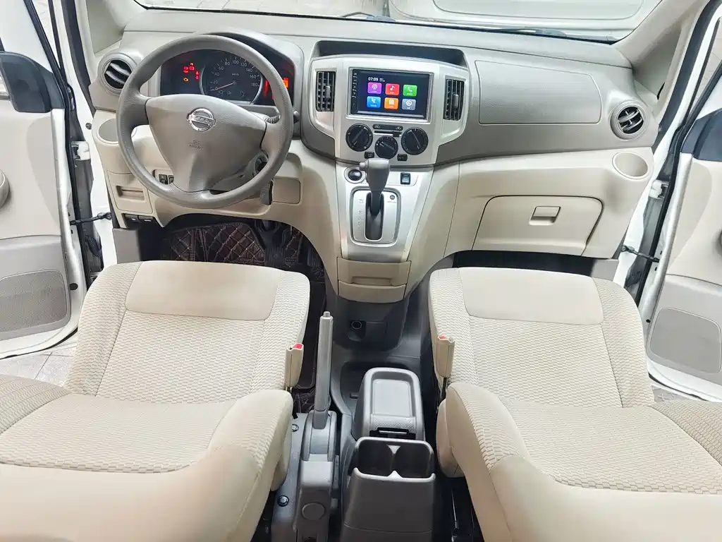 Nissan NV200 — миниатюра 8