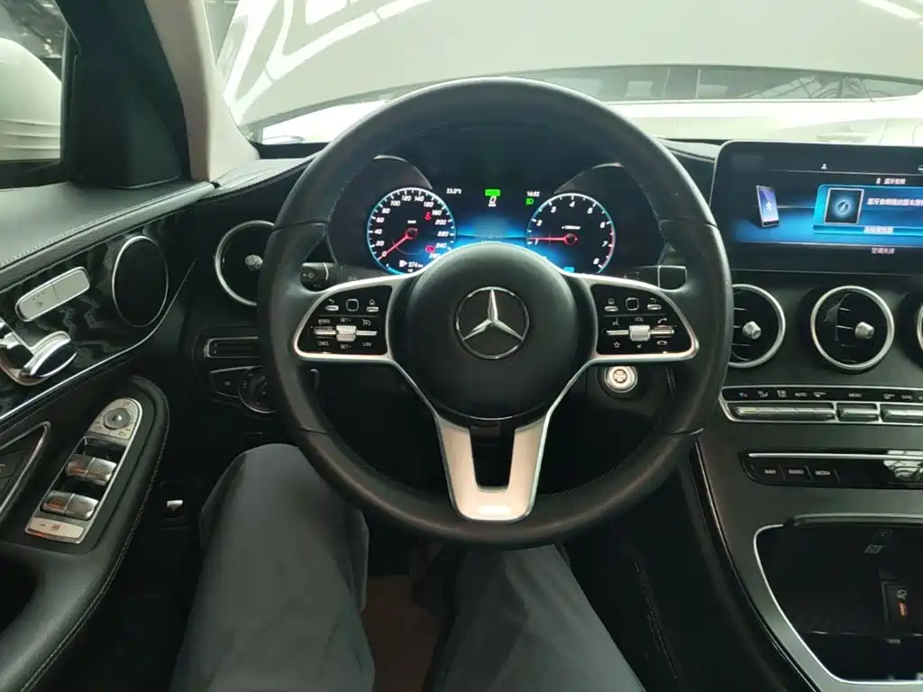 Mercedes-Benz C-Class — миниатюра 11