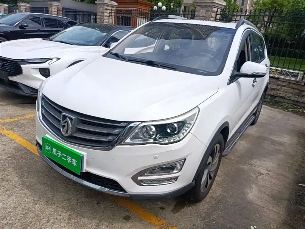 Купить Baojun 560
