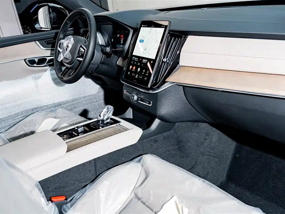 VOLVO XC90 PLUG IN HYBRID