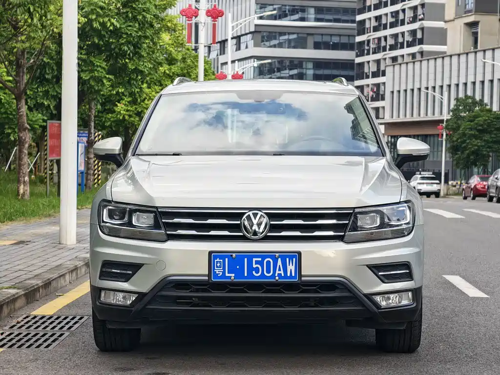 Volkswagen Tiguan L — миниатюра 2
