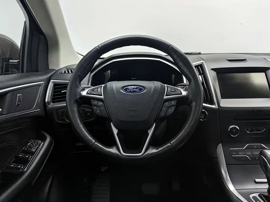 Ford Edge — миниатюра 11