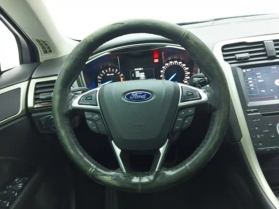 Ford Mondeo — миниатюра 15