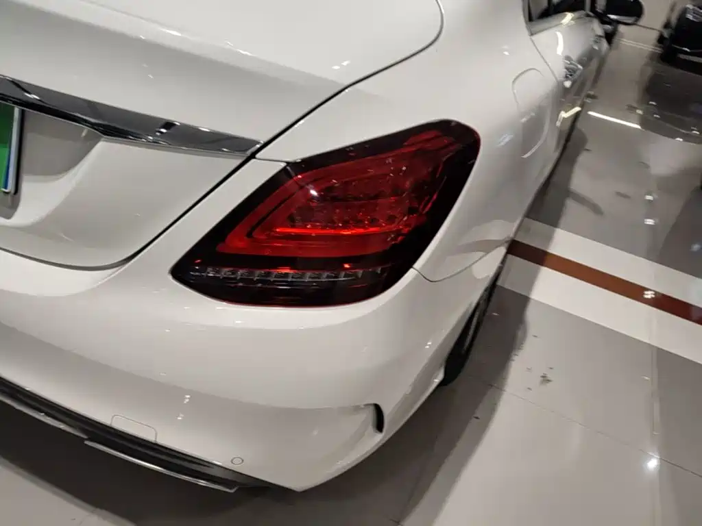 Mercedes-Benz C-Class — миниатюра 8