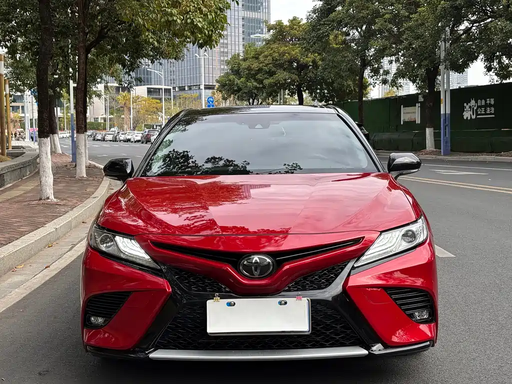 TOYOTA CAMRY