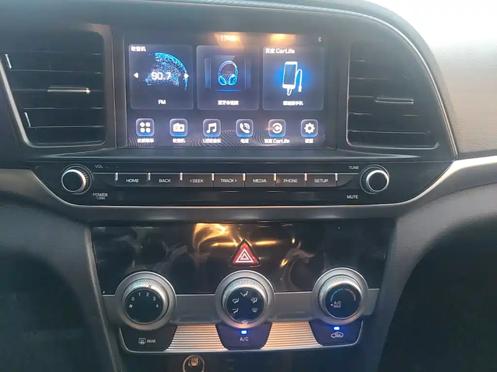 Hyundai Elantra — миниатюра 13