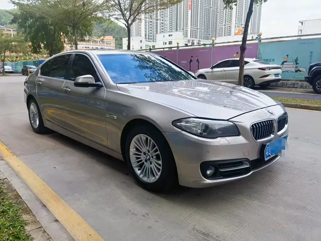 BMW 5 SERIES