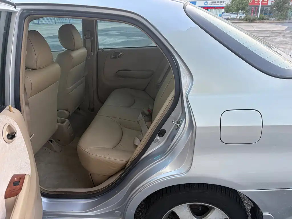 Honda City — миниатюра 10