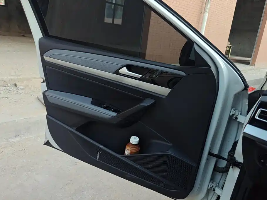 Volkswagen Lavida — миниатюра 7