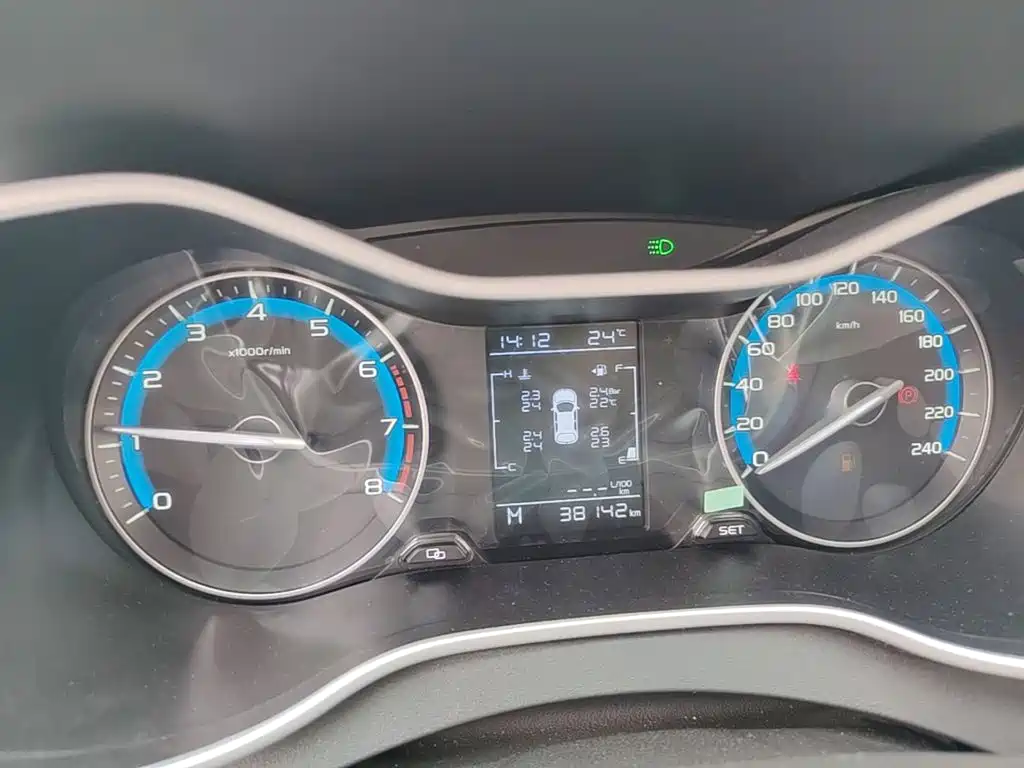 Geely Emgrand — миниатюра 12