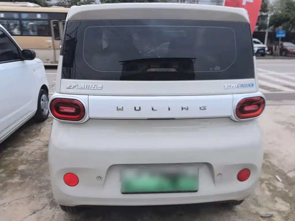 Wuling MINIEV — миниатюра 6