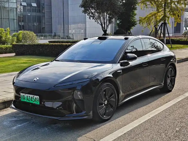 NIO ET5