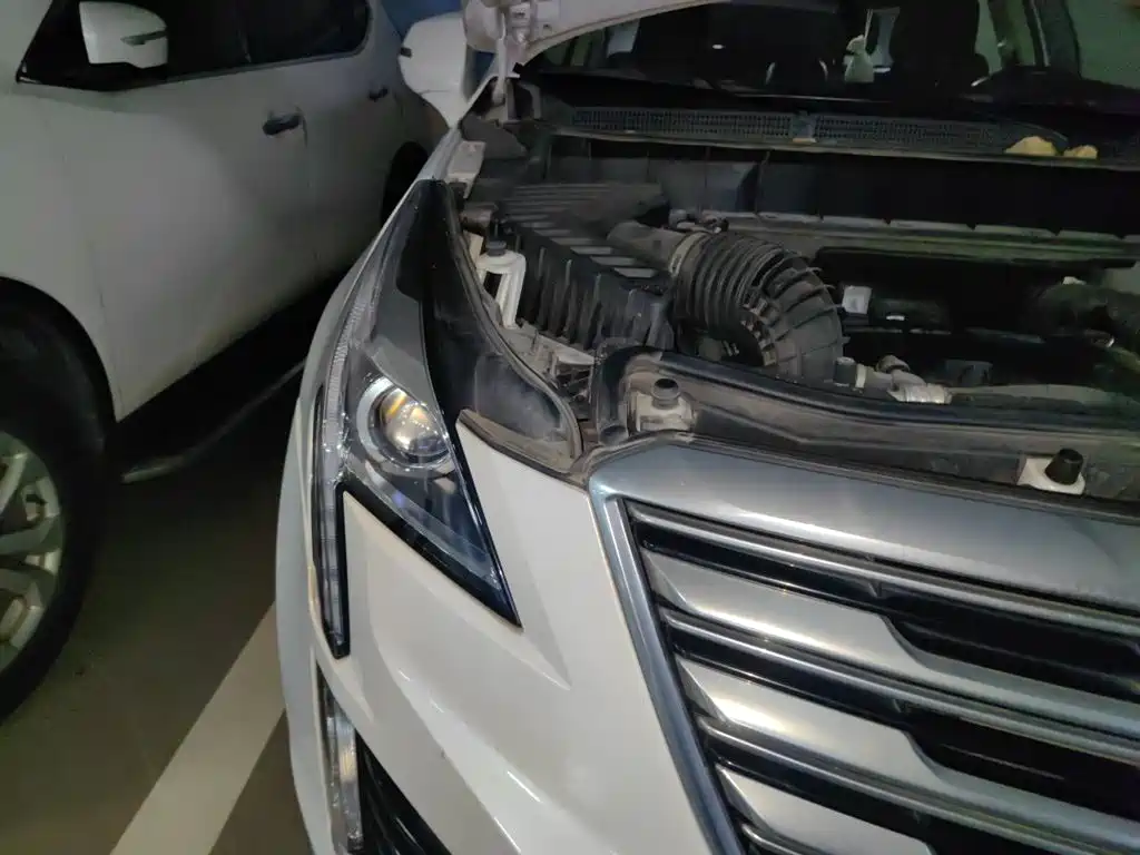 Cadillac XT5 — миниатюра 7