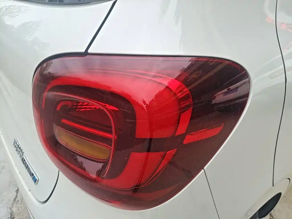 Wuling MINIEV — миниатюра 8