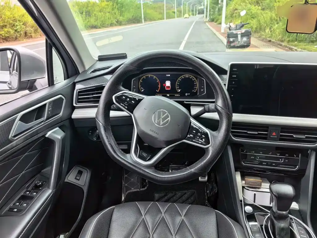 Volkswagen Tiguan L — миниатюра 6