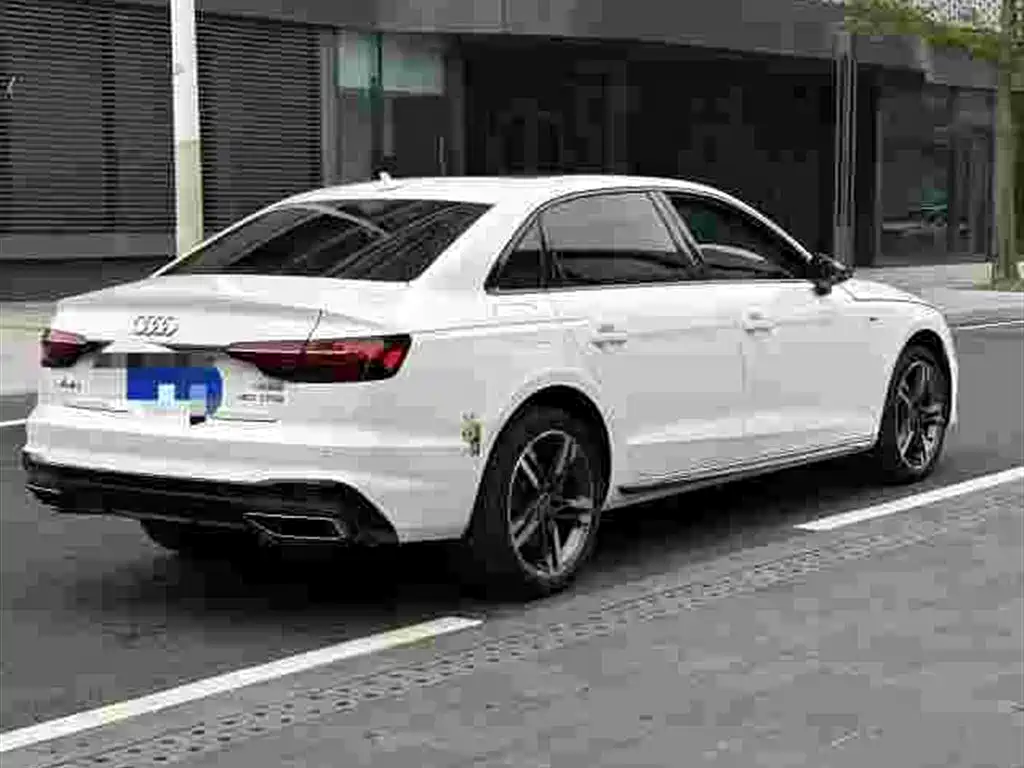 Audi A4L 2022 40 TFSI Luxury