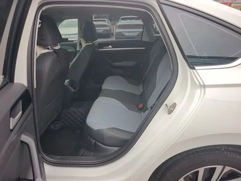 Volkswagen Lavida — миниатюра 17