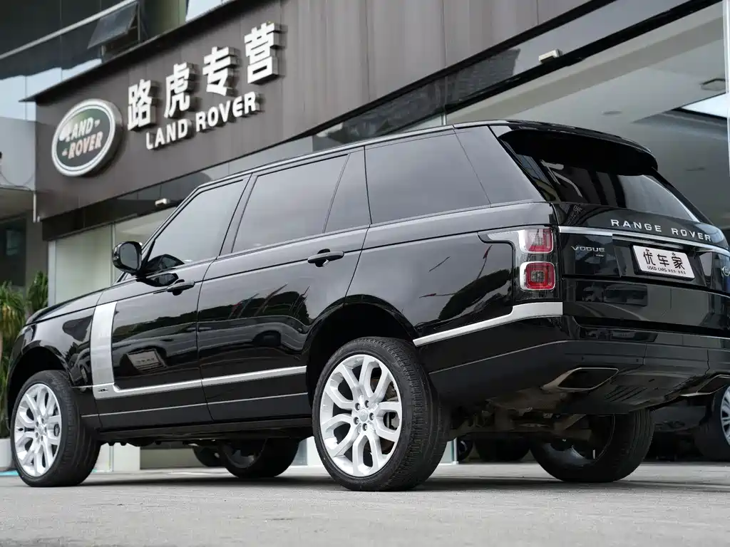 Land Rover Range Rover 2022 3.0 L6 400PS