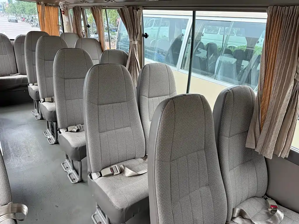 Toyota Coaster — миниатюра 22