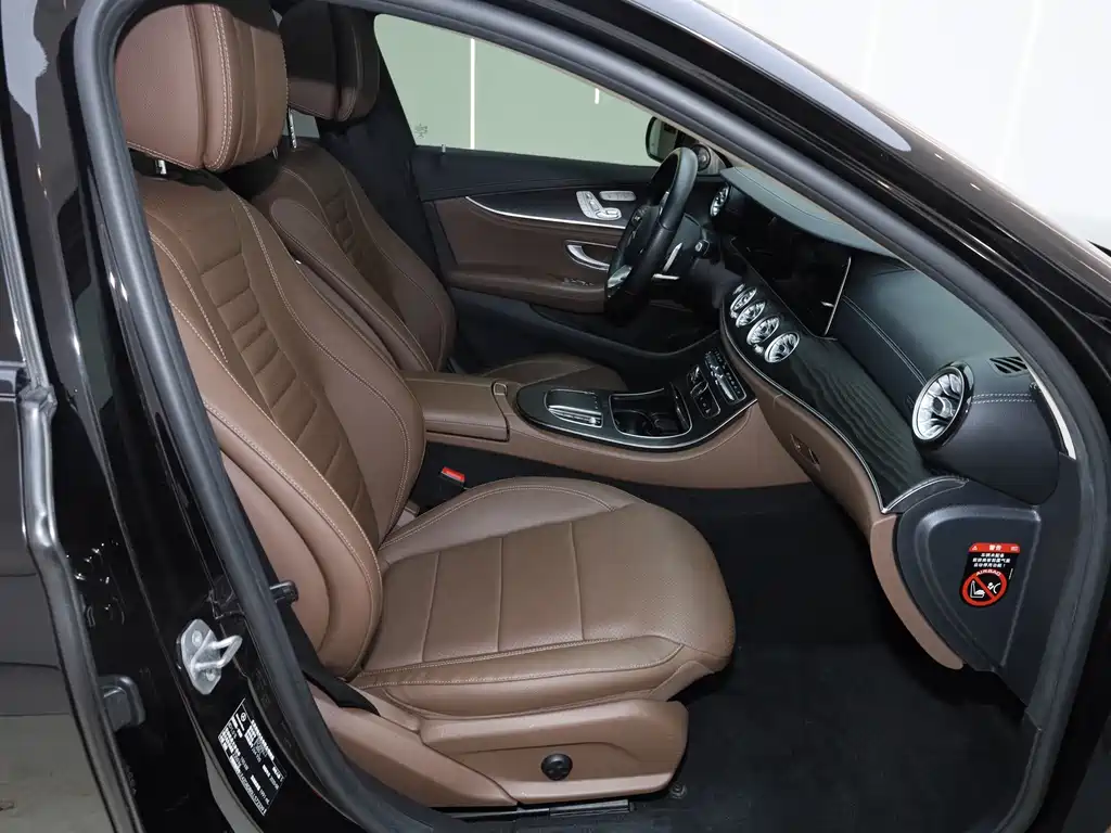 Mercedes-Benz E-Class — миниатюра 19