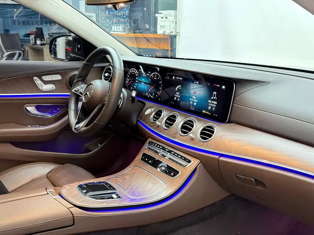 Mercedes-Benz E-Class — миниатюра 15