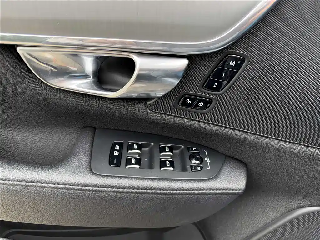 Volvo S90 — миниатюра 27