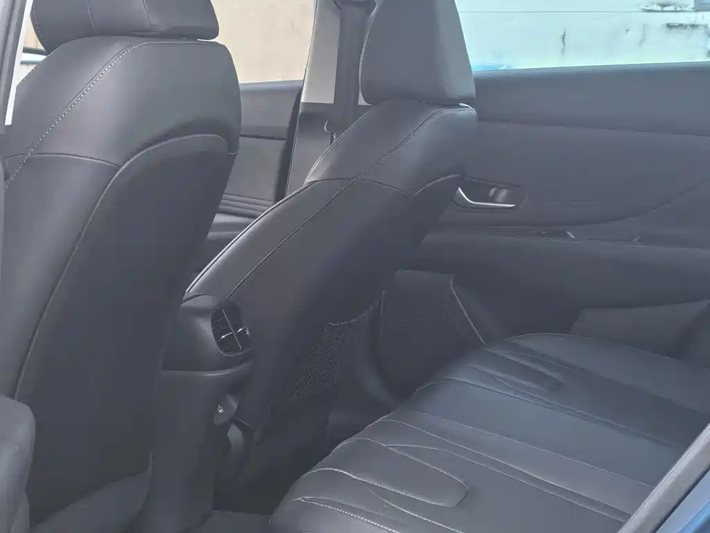 Hyundai Elantra — миниатюра 7