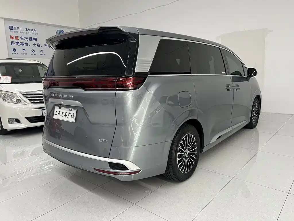 Denza D9 2022 DM-i 1040 Luxury