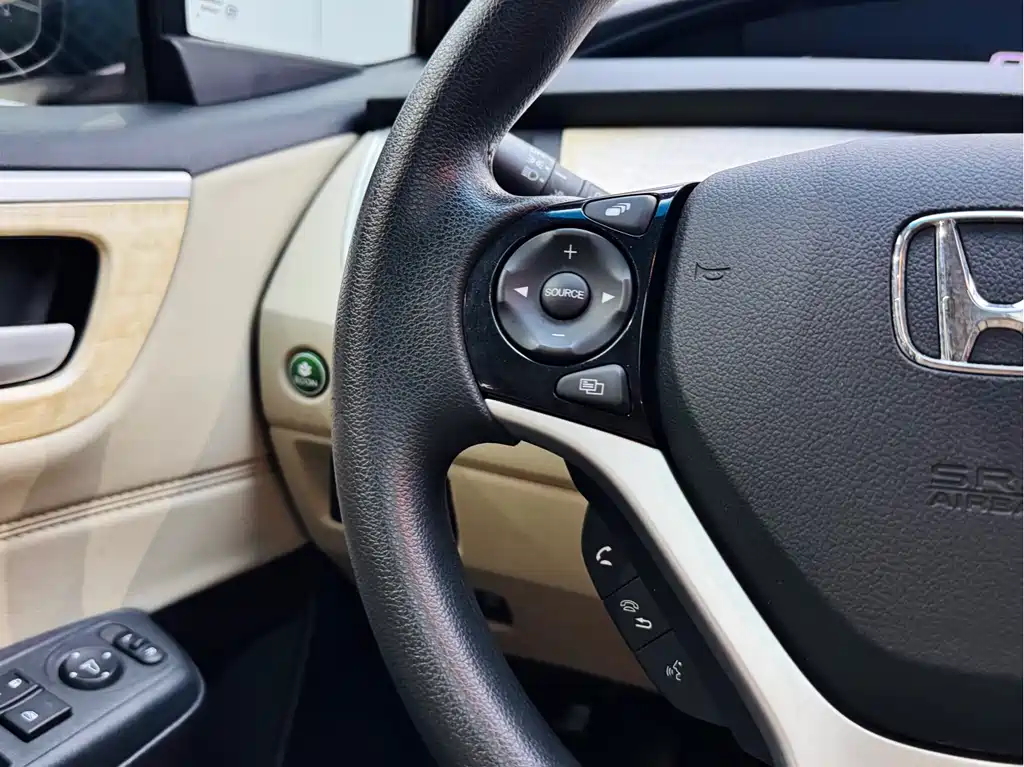 Honda Jade 2014 1.8L AT Comfort Elite 5 мест