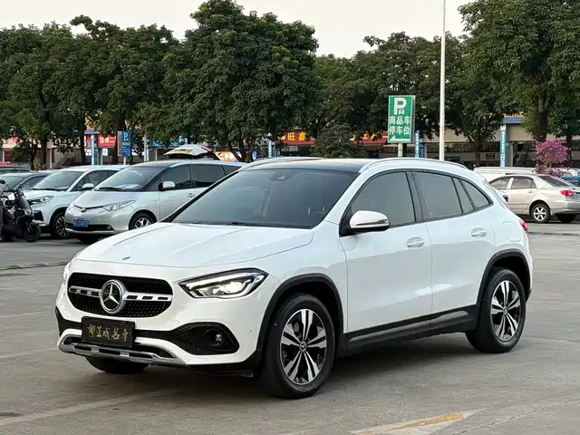 Mercedes-Benz GLA
