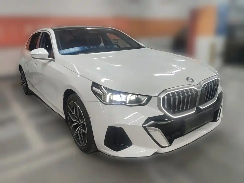 BMW i5 — миниатюра 6