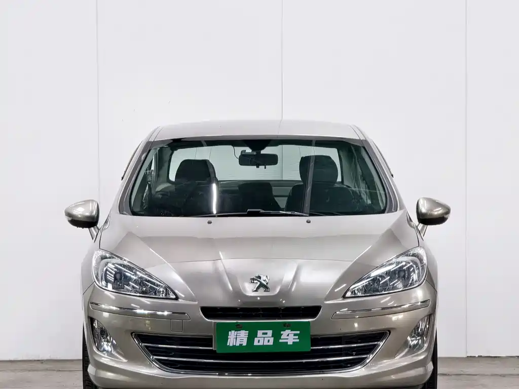 Peugeot 408 2013 2.0L MT Comfort