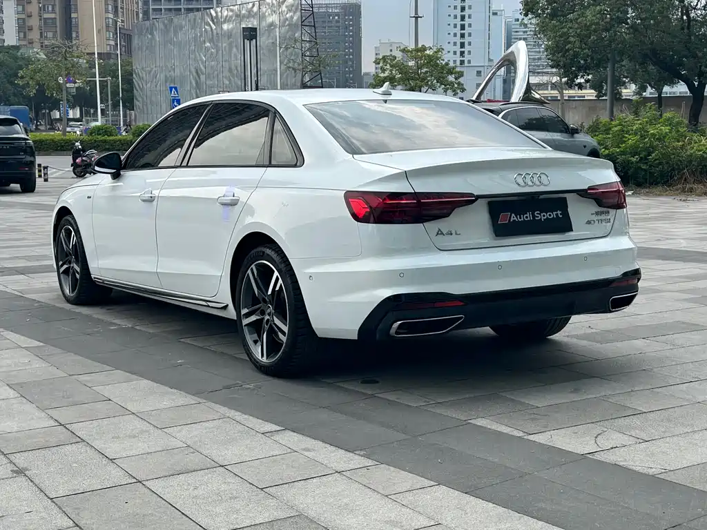 AUDI A4L