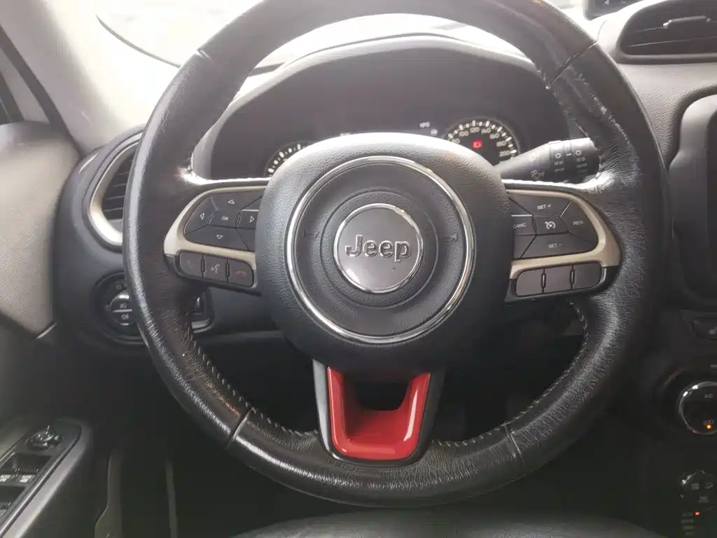 Jeep Renegade — миниатюра 6