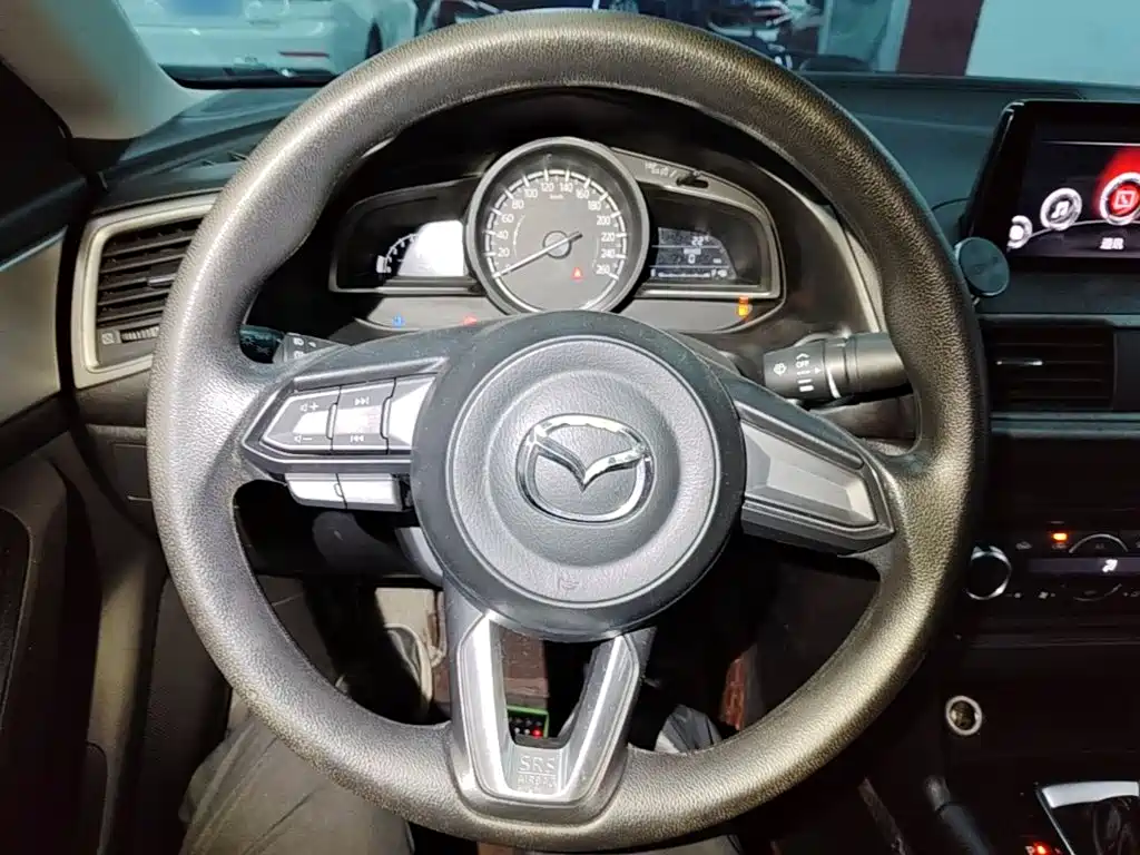Mazda 3 Axela — миниатюра 11