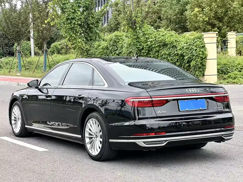 Audi A8 — миниатюра 6