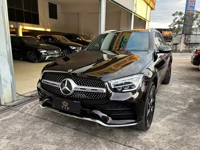 MERCEDES-BENZ GLC