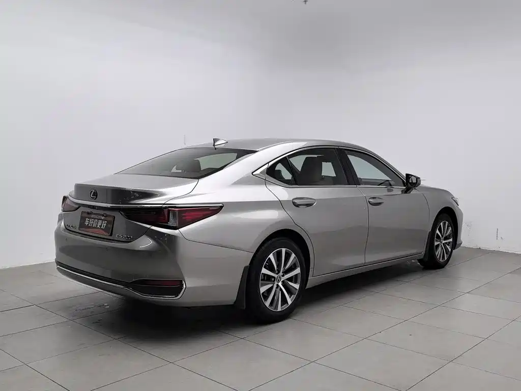 Lexus ES — миниатюра 2
