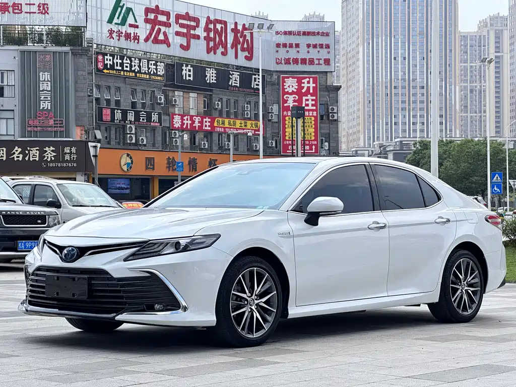 Toyota Camry 2021