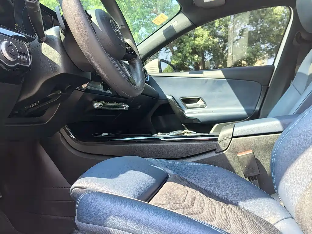 MERCEDES-BENZ A CLASS