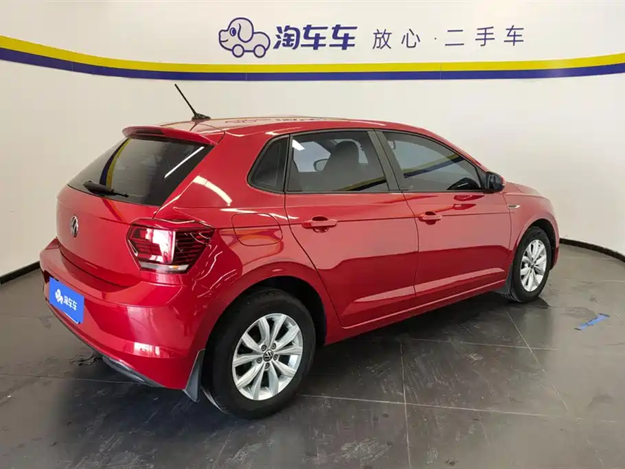 VOLKSWAGEN POLO