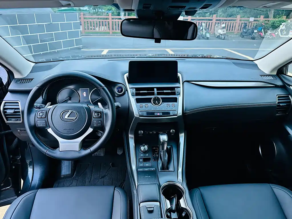 Lexus NX — миниатюра 8