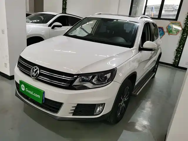 VOLKSWAGEN TIGUAN 2016