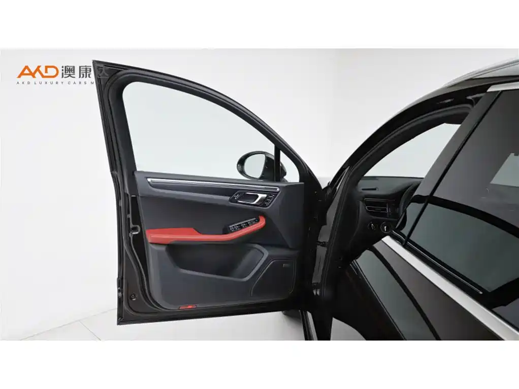 Porsche Macan — миниатюра 10