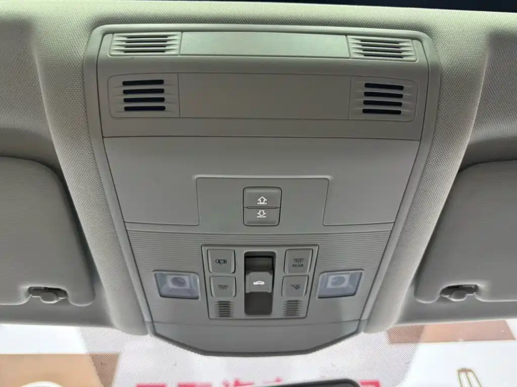 Volkswagen T-Roc — миниатюра 13