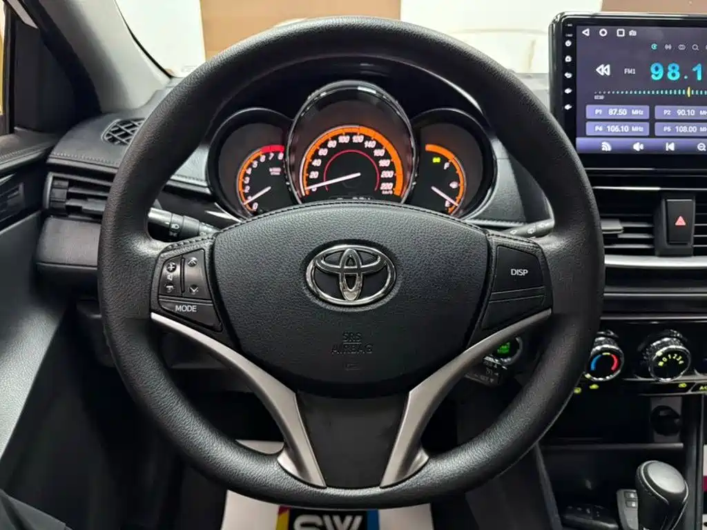 Toyota Yaris L — миниатюра 11