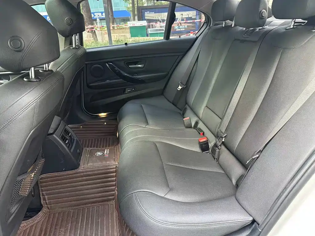 BMW 3 Series — миниатюра 10