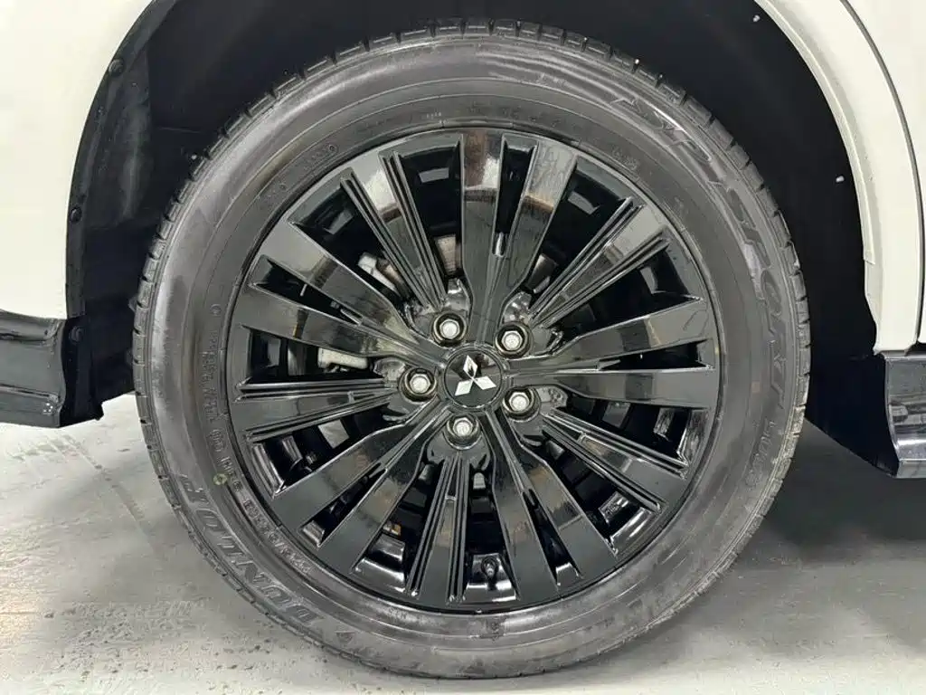 Mitsubishi Outlander — миниатюра 17