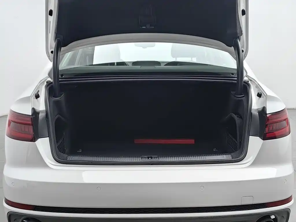Audi A4L — миниатюра 16
